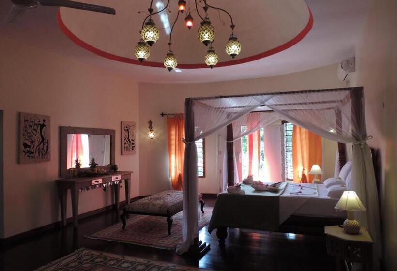 سوییت لوکس, Villa Malindi