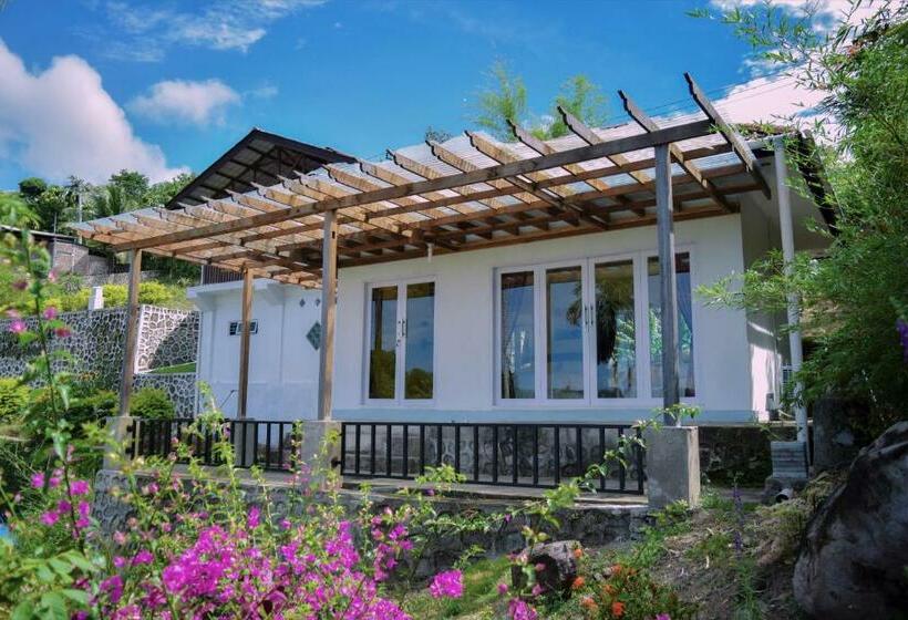 デラックスバンガロー, The Hawk's Nest Resort