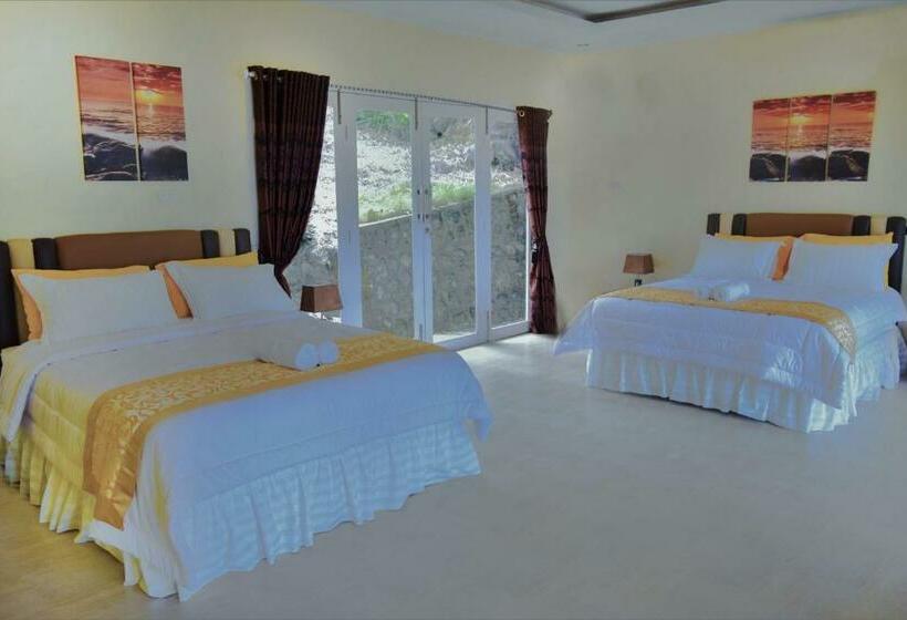 デラックスバンガロー, The Hawk's Nest Resort