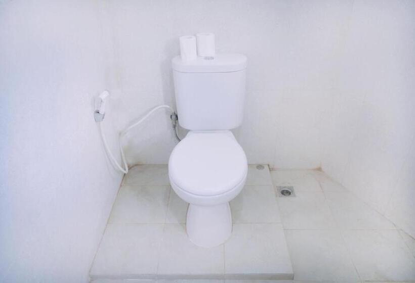 デラックスバンガロー, The Hawk's Nest Resort