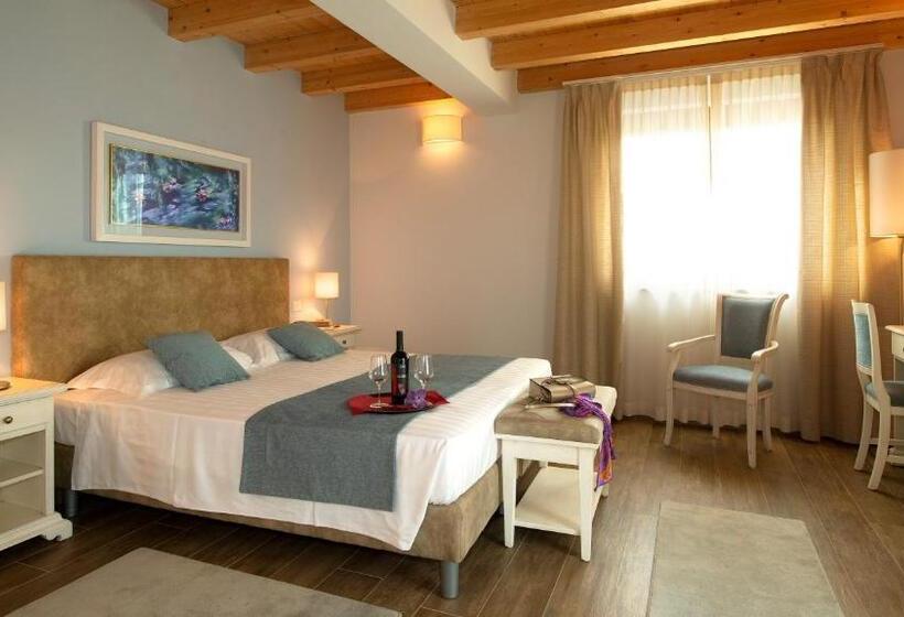 디럭스 룸, Borgo Romantico Relais