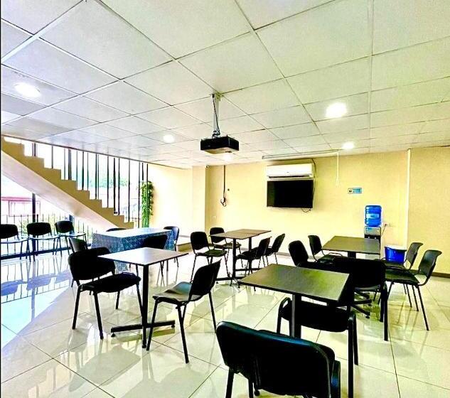 חדר אקונומי יחיד, Blu Bascuñan