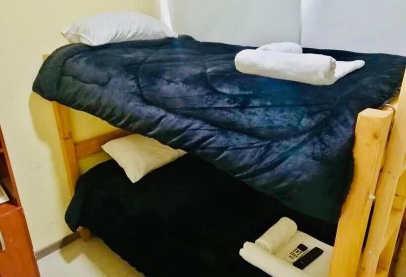 غرفة إقتصادية, Blu Bascuñan