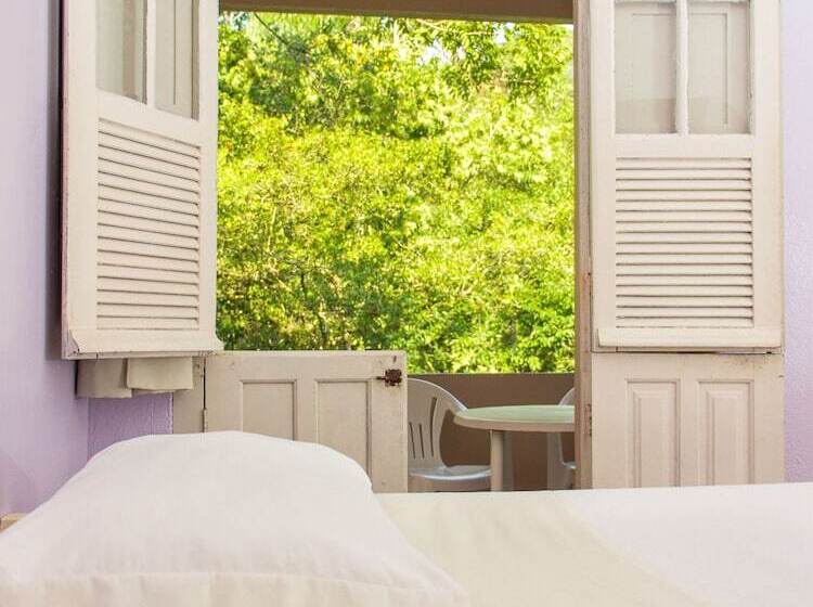 شقة غرفة واحدة, Caldas Da Imperatriz