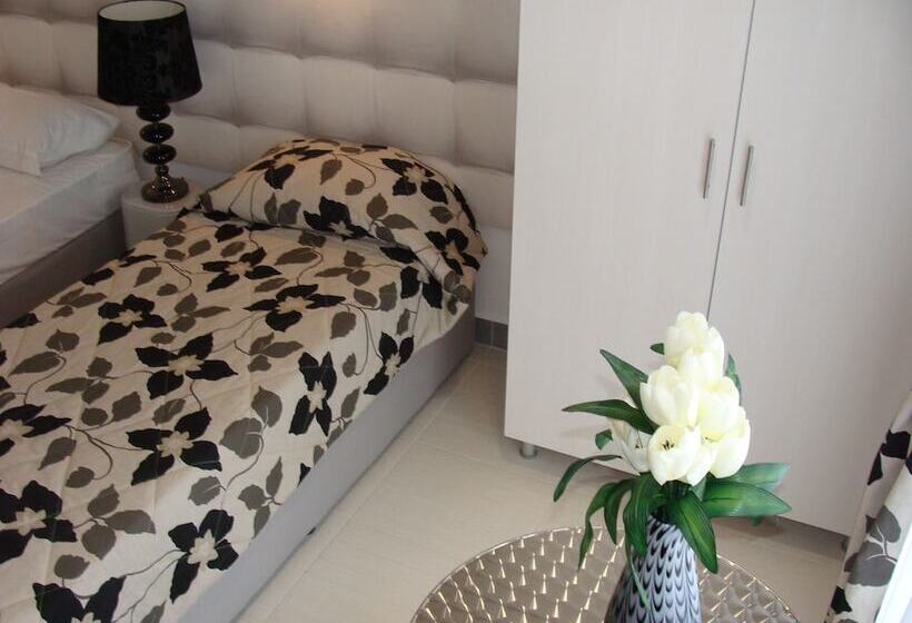 غرفة قياسية, Dafni Plus