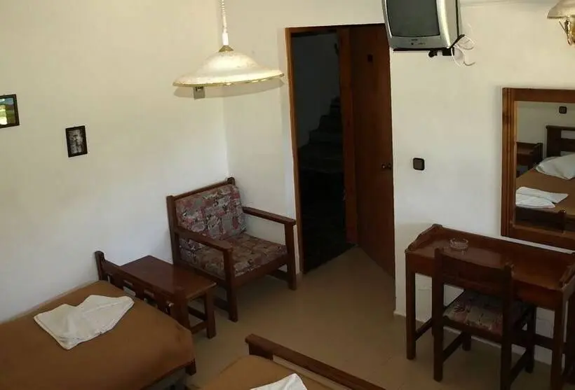 Standard Triple Room, Exari