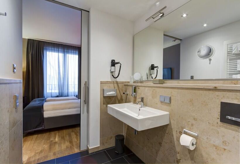 Номер Стандарт, Qube Hotel Bahnstadt