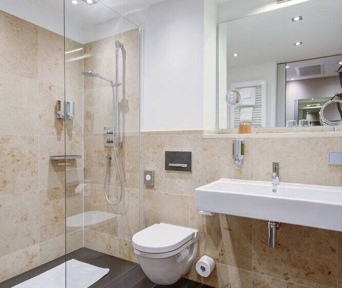 Номер Superior, Qube Hotel Bahnstadt