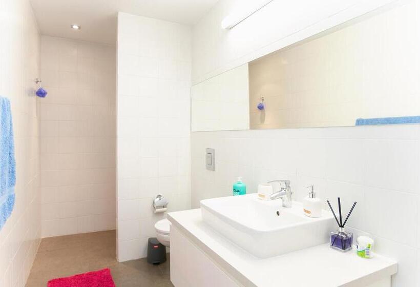 Superior Room, Jedi Hub Hostel