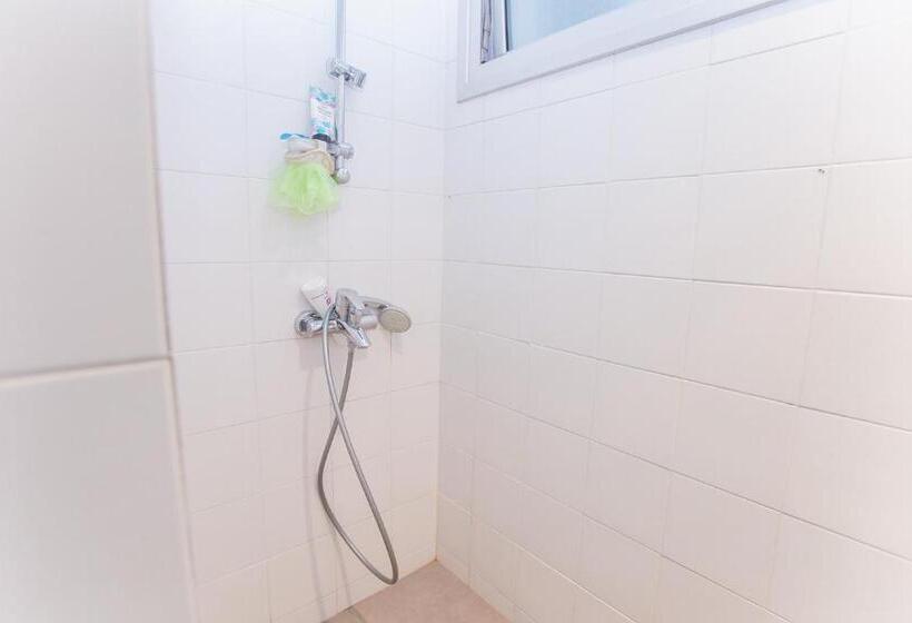 Bed in Shared Room, Jedi Hub Hostel