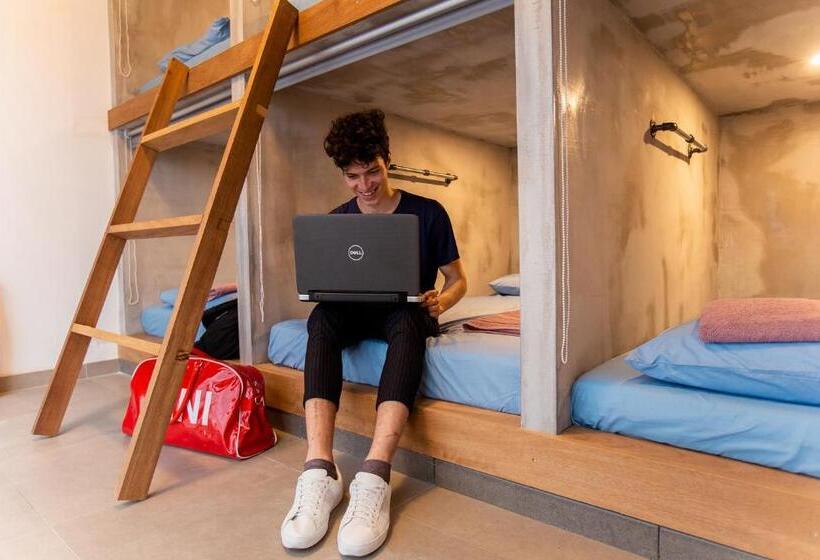 Bed in Shared Room, Jedi Hub Hostel