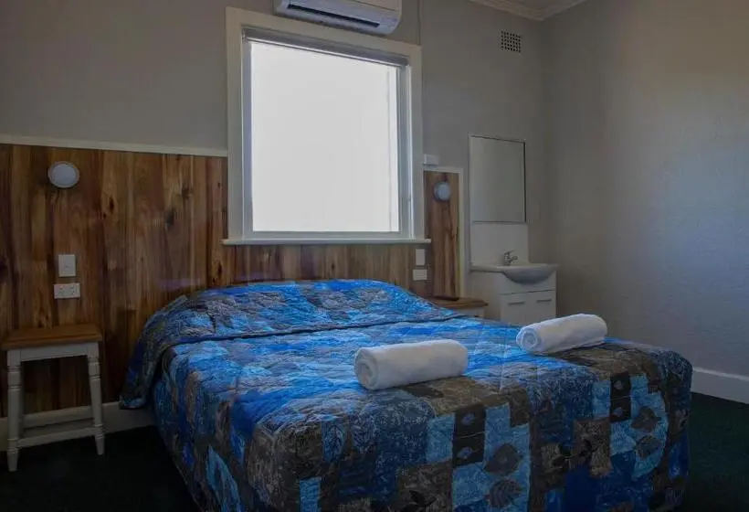 バス共有のスタンダードルーム, Criterion Hotel Gundagai