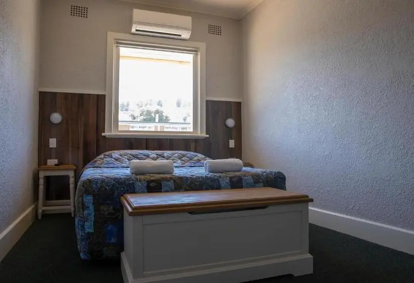 バス共有のスタンダードルーム, Criterion Hotel Gundagai