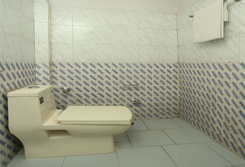 デラックスルーム, Rashmi