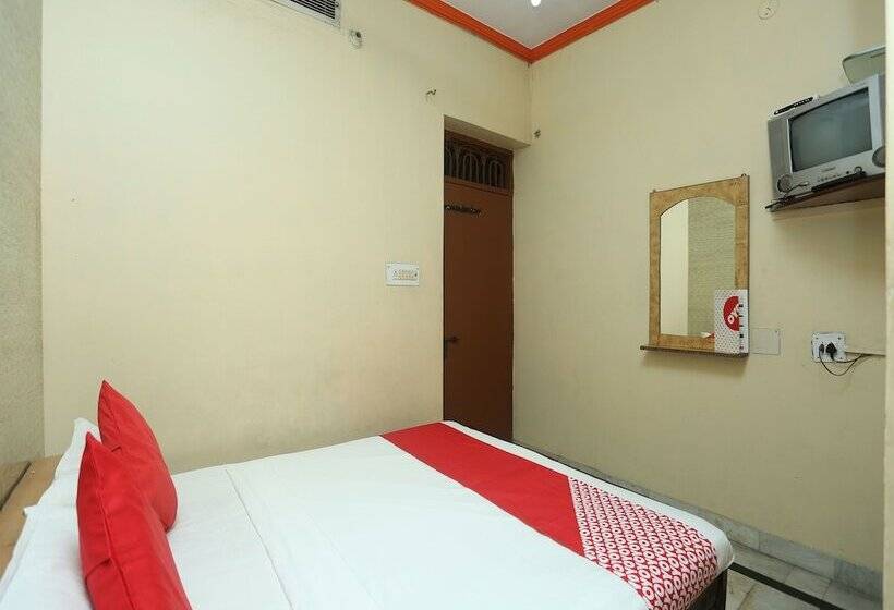 スタンダードルーム, Rashmi