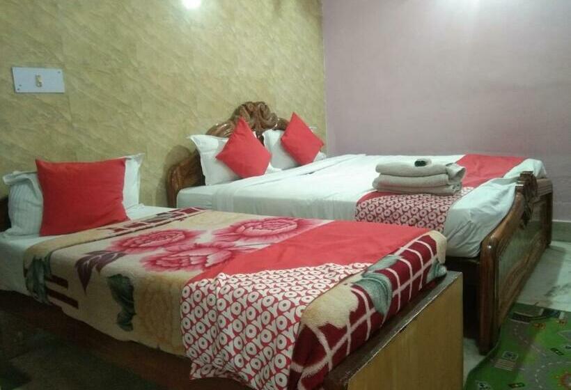 スタンダードルーム, Rashmi