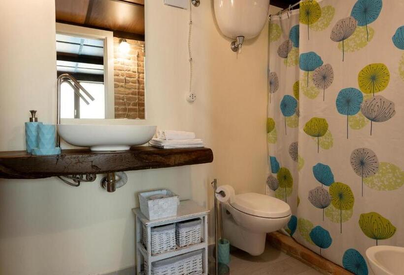 スタンダードスタジオ, Agriturismo Monte Cologna