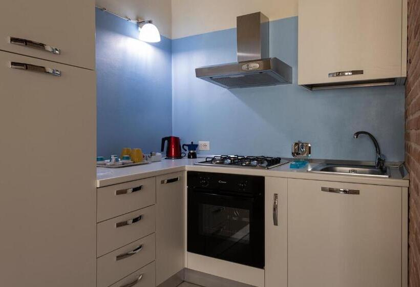 スタンダードスタジオ, Agriturismo Monte Cologna