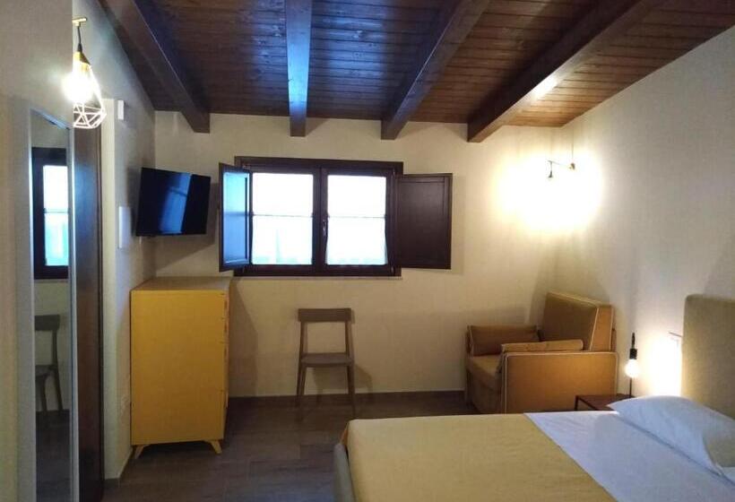 コンフォートトリプルルーム, Agriturismo Monte Cologna