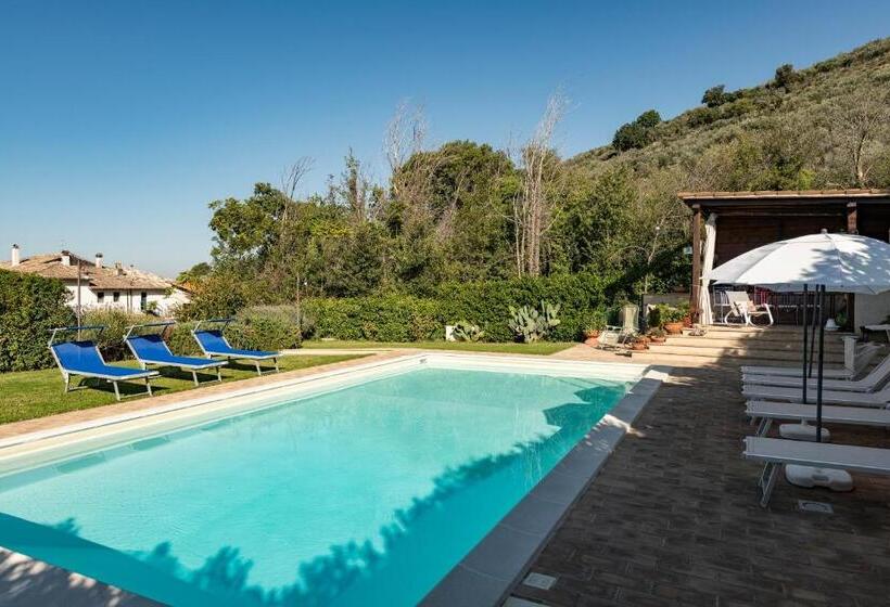Трехместный Номер Deluxe, Agriturismo Monte Cologna