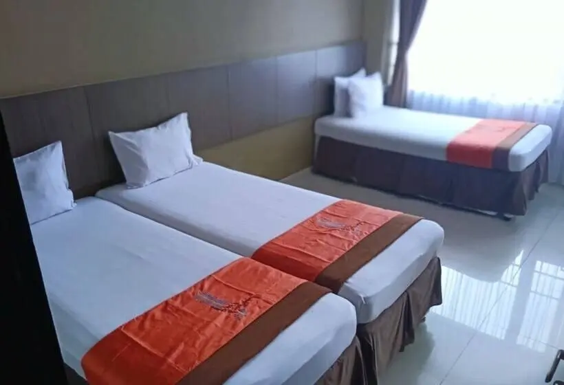 Habitación Triple Superior, Bumi Makmur Indah
