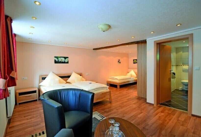 수피리어 트리플 룸, Gute Quelle