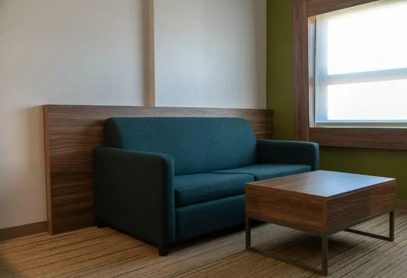 キングサイズベッドのスイートルーム, Holiday Inn Express & Suites Ensenada Centro, An Ihg