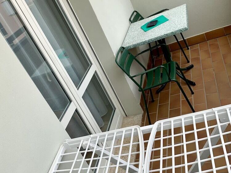 غرفة قياسية, La Pergola