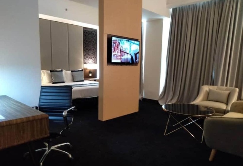 جناح جونيور, Paya Bunga Hotel Terengganu