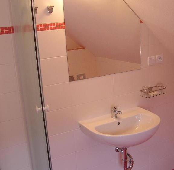 Семейные Апартаменты, Růže