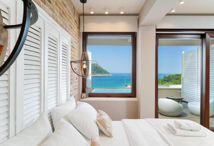 جناح مزود بجاكوزى, Agorastos Suites