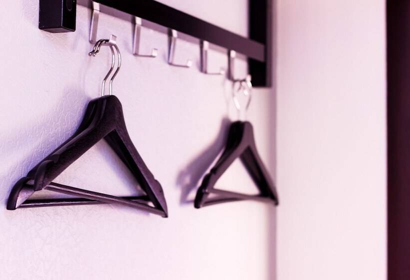 اتاق اکونومی, U Hostel