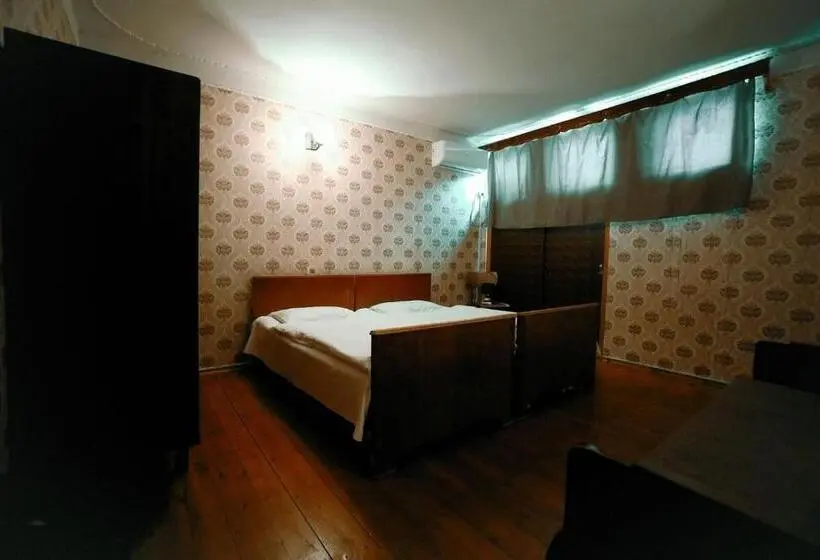 اتاق استاندارد با سرویس بهداشتی مشترک, Guest House Old Kutaisi
