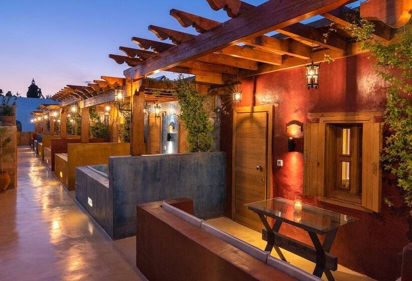 Номер Deluxe, 10gr Boutique Hotel & Wine Bar