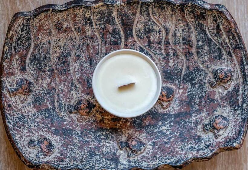 جناح جونيور, 10gr Boutique Hotel & Wine Bar