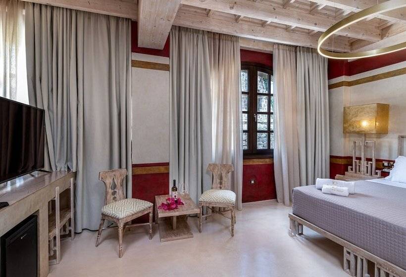 جناح سوبيريور, 10gr Boutique Hotel & Wine Bar