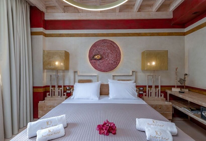 جناح سوبيريور, 10gr Boutique Hotel & Wine Bar