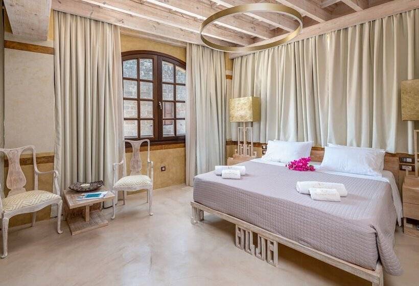 جناح إدارى, 10gr Boutique Hotel & Wine Bar