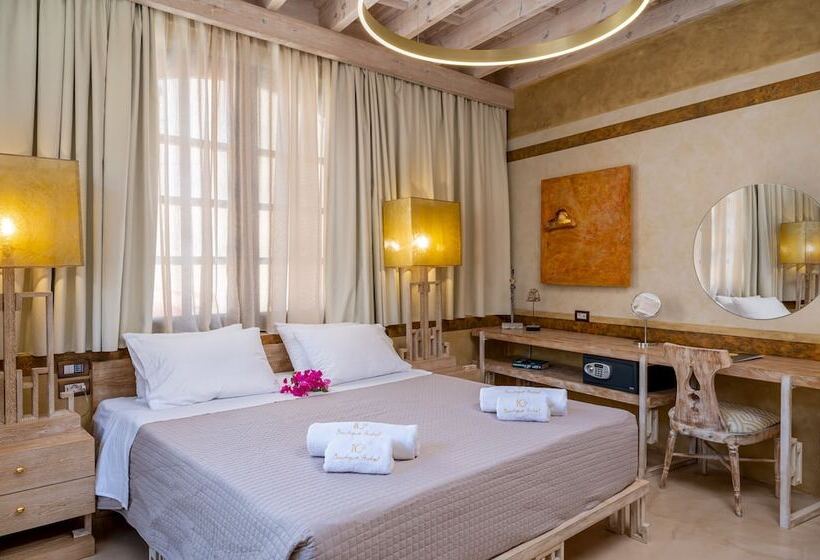 جناح إدارى, 10gr Boutique Hotel & Wine Bar