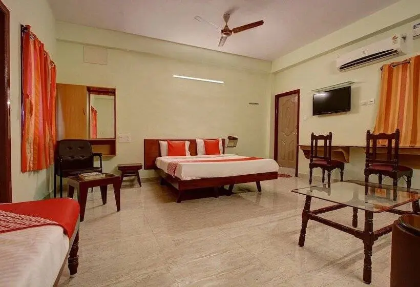 Deluxe-huone, Radhakrishna By Oyo Rooms