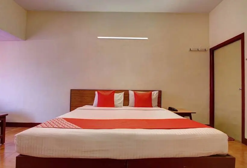 Deluxe-huone, Radhakrishna By Oyo Rooms