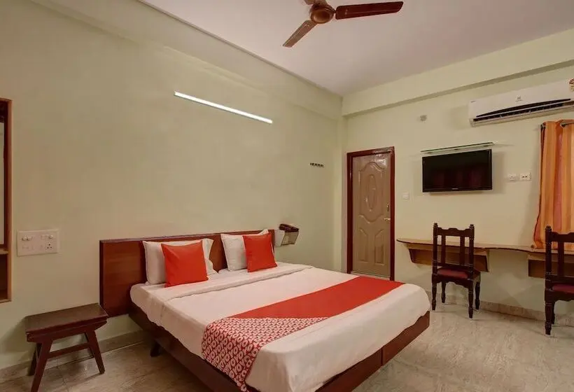 Deluxe-huone, Radhakrishna By Oyo Rooms