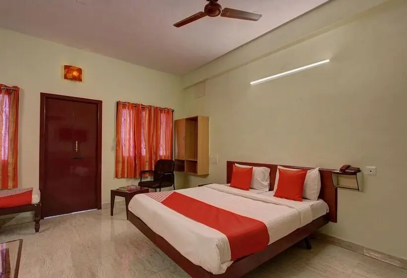 Deluxe-huone, Radhakrishna By Oyo Rooms