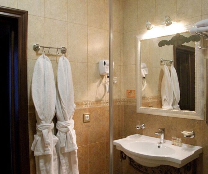 اتاق لوکس, Smolka