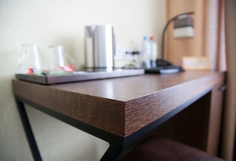 اتاق لوکس, Smolka