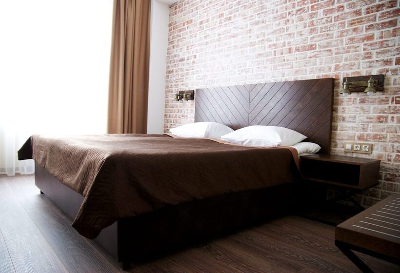 اتاق لوکس, Smolka