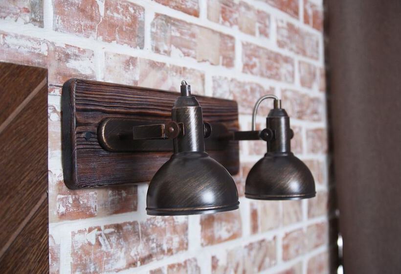 اتاق لوکس, Smolka