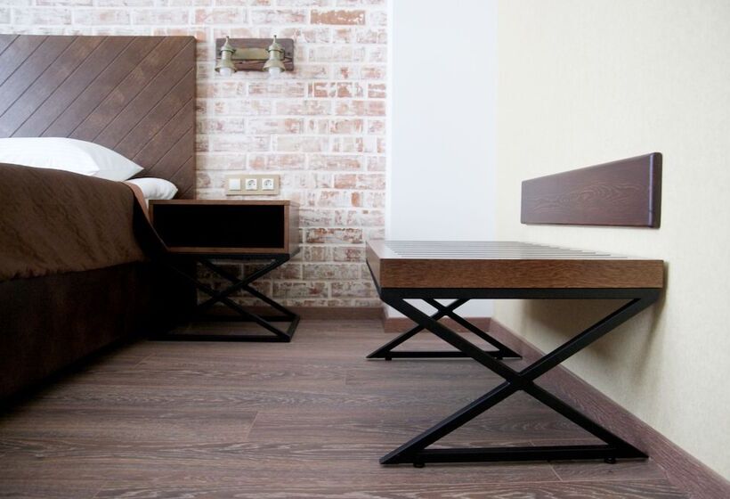 اتاق لوکس, Smolka