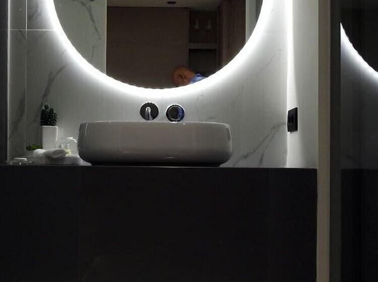 غرفة ديلوكس مطلّة علي البحر, Nikos Ikies