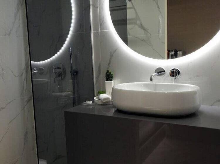 غرفة ديلوكس مطلّة علي البحر, Nikos Ikies